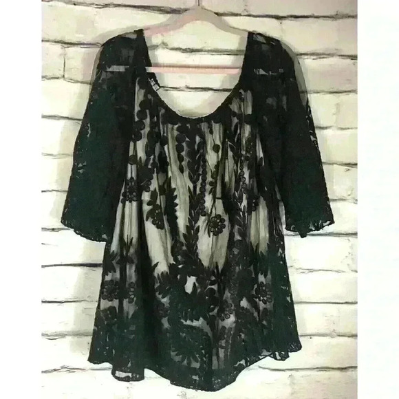 Audrey 3+1 Womens Size Large Black Lace Blouse Tan Underlayer - Picture 2 of 5